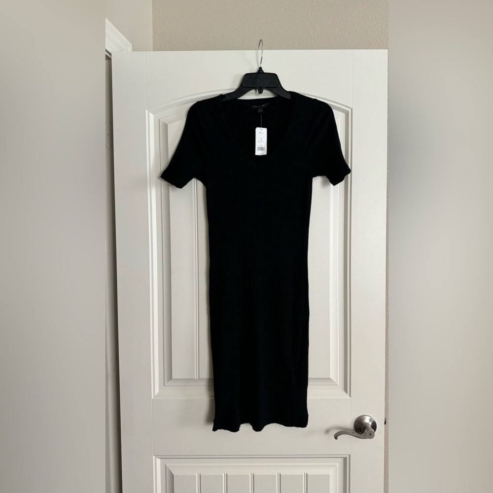 NWT Banana Republic - ribbed body con midi dress, black size medium